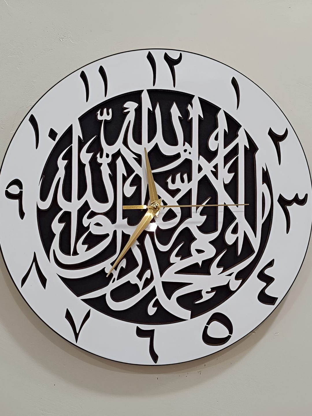 

QEZNEF Black & White Printed Round Analogue Wooden Wall Clock Without Glass