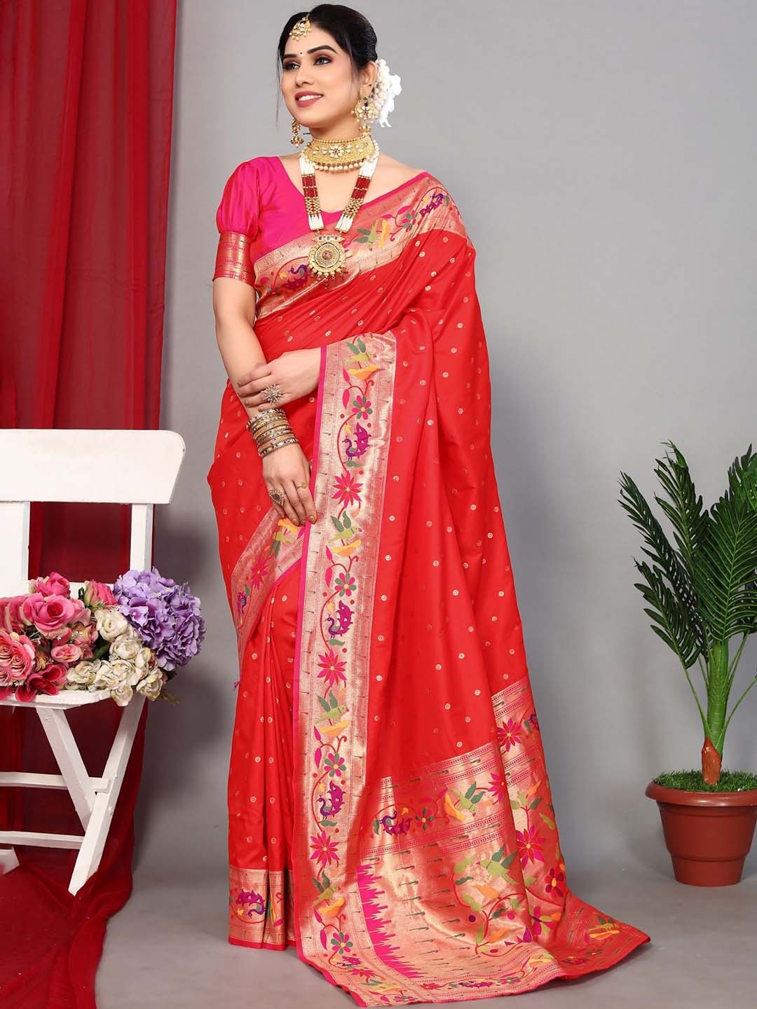 

LeeliPeeri Designer Floral Zari Paithani Saree, Red