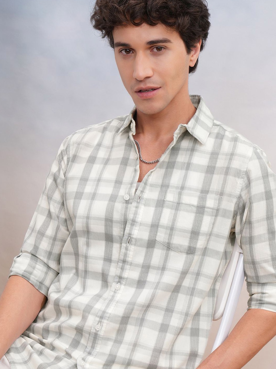 

HIGHLANDER Men Off Dobby Textured Checked Casual Shirt, Off white