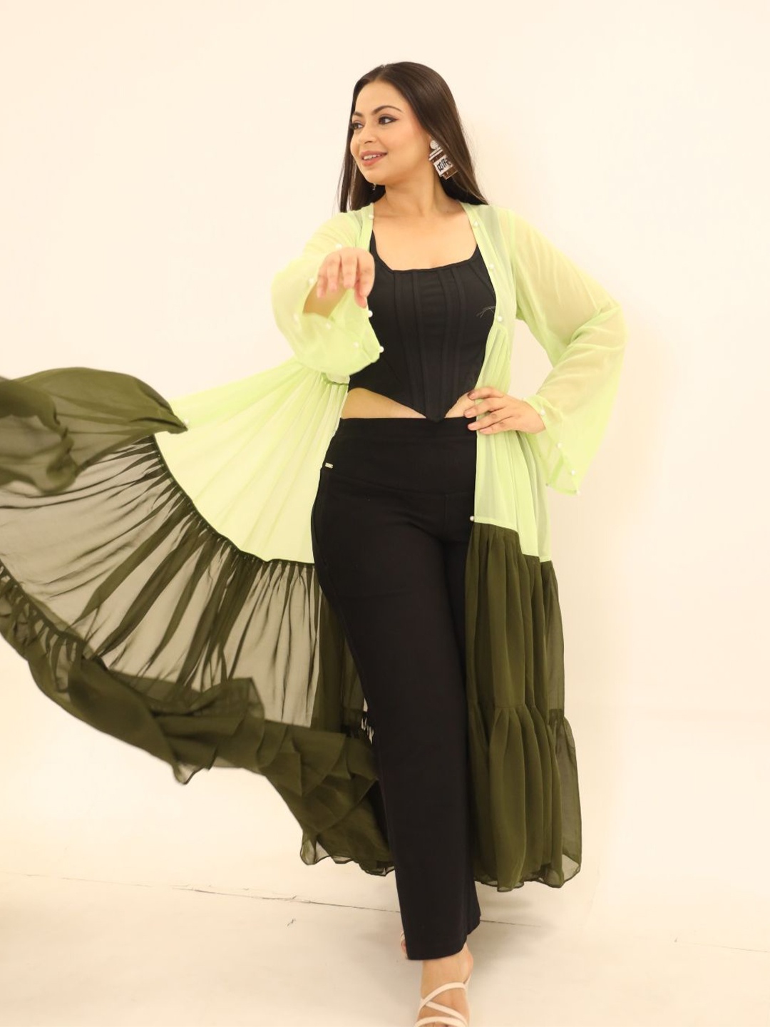 

Swadeshi Shringaar Long Sleeves Open Front Shrug, Green