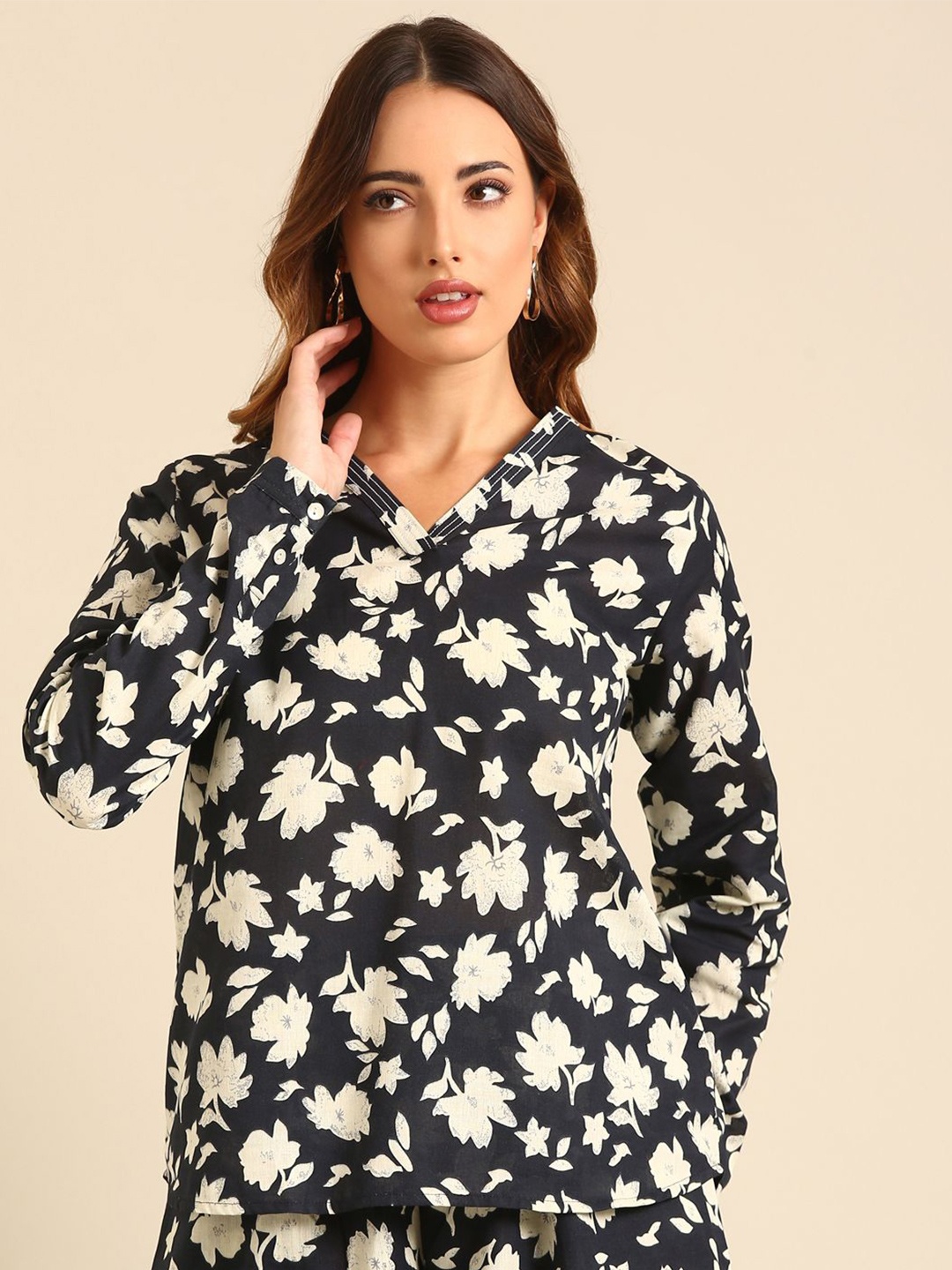 

De Moza Women Floral Printed V-Neck Cotton Top, Navy blue