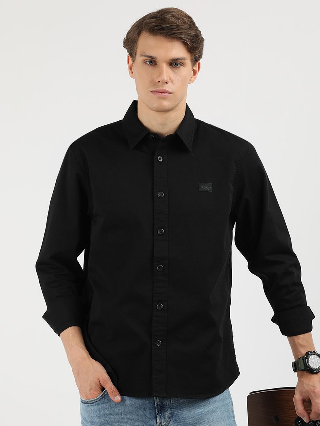 

Calvin Klein Jeans Men Spread Collar Solid Cotton Relaxed Fit Casual Shirt, Black