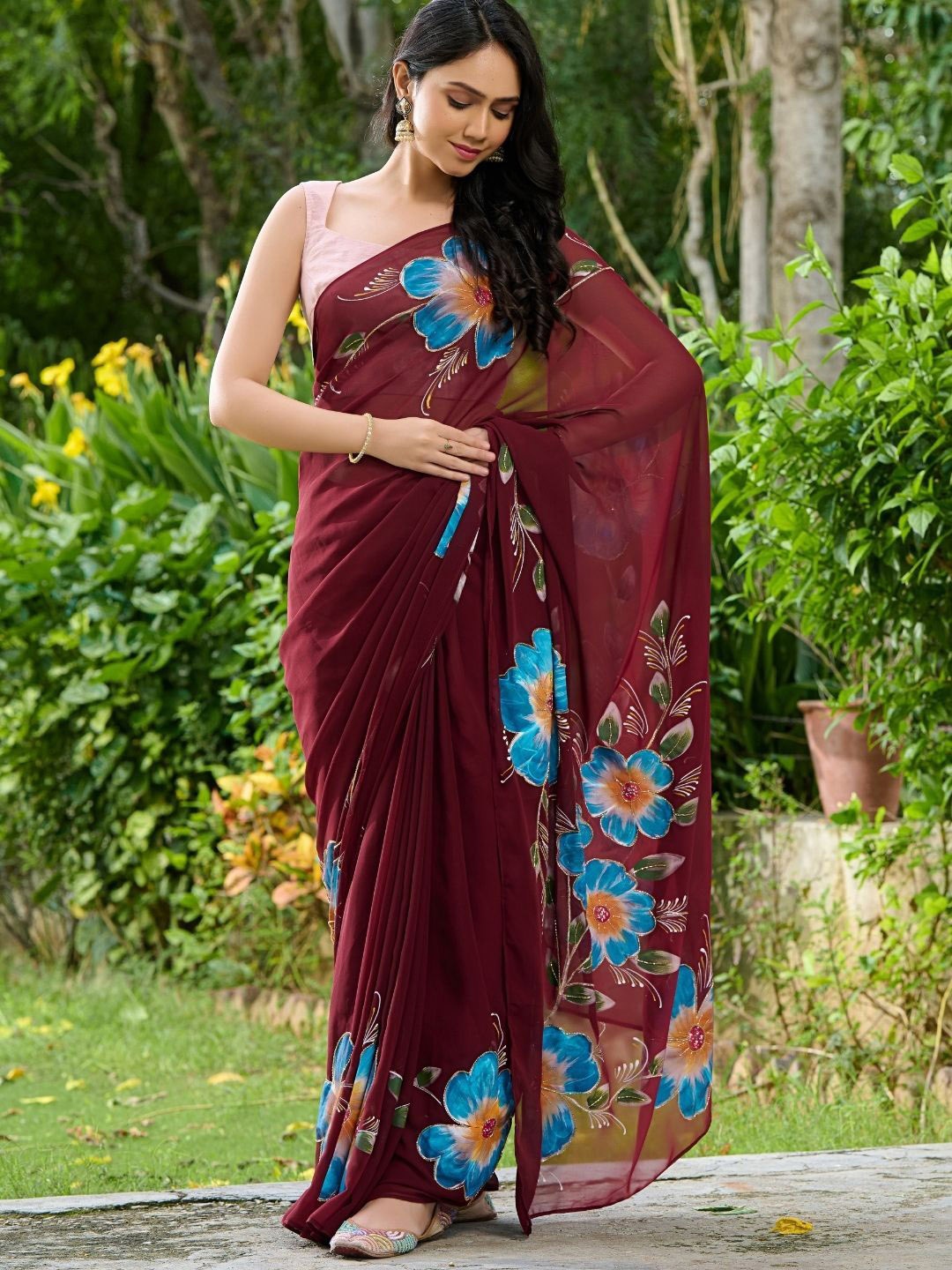 

HOUSE OF JAMOTI Floral Embroidered Poly Georgette Saree, Brown