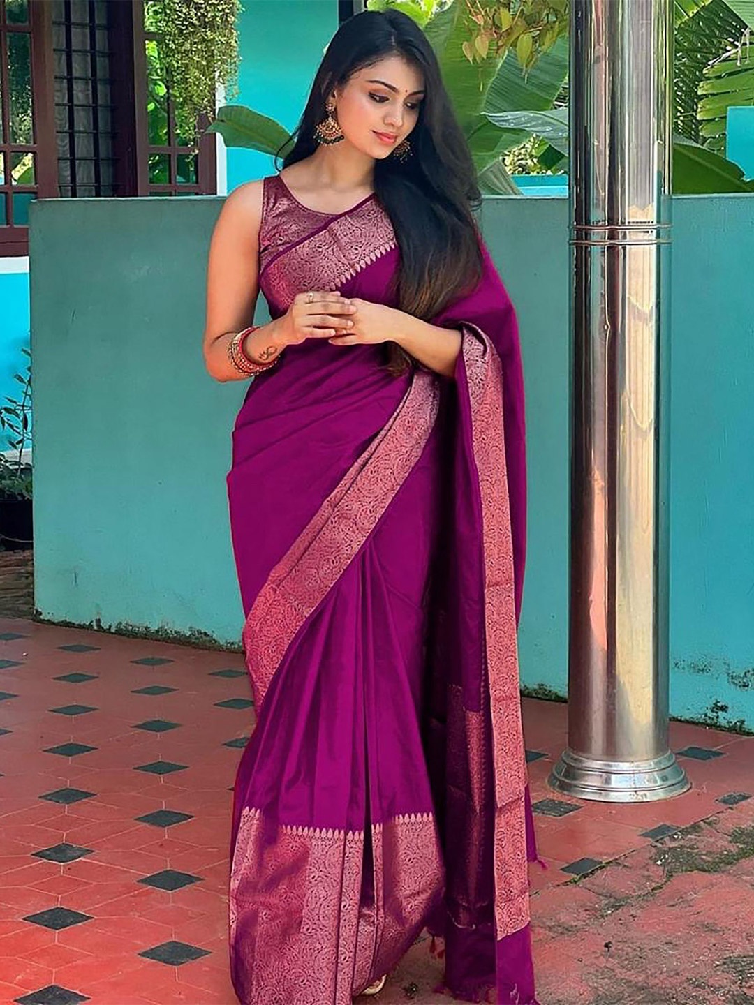 

Aldwych Zari Silk Banarasi Saree, Purple