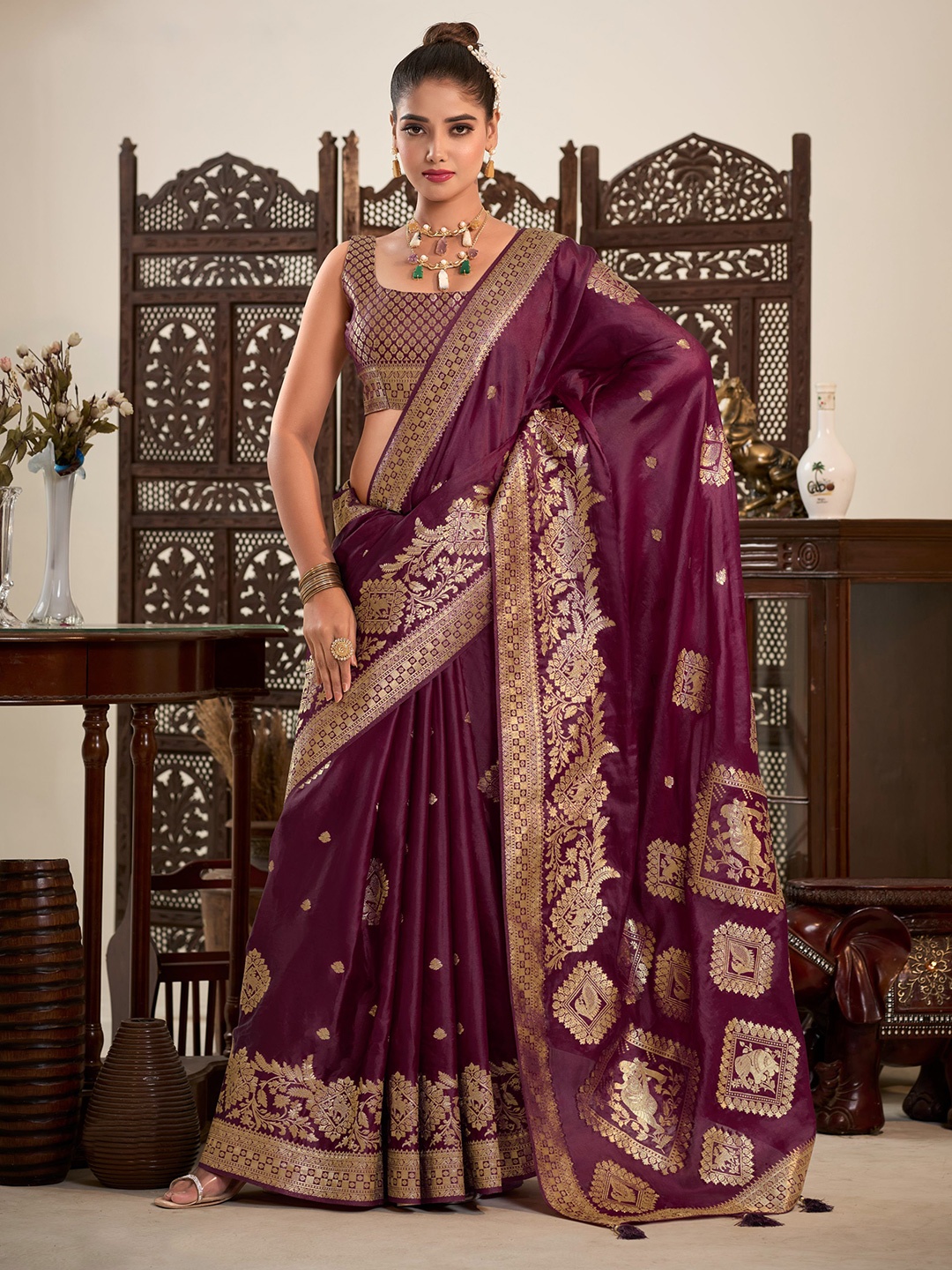 

KAYOMMI Woven Design Satin Saree, Purple