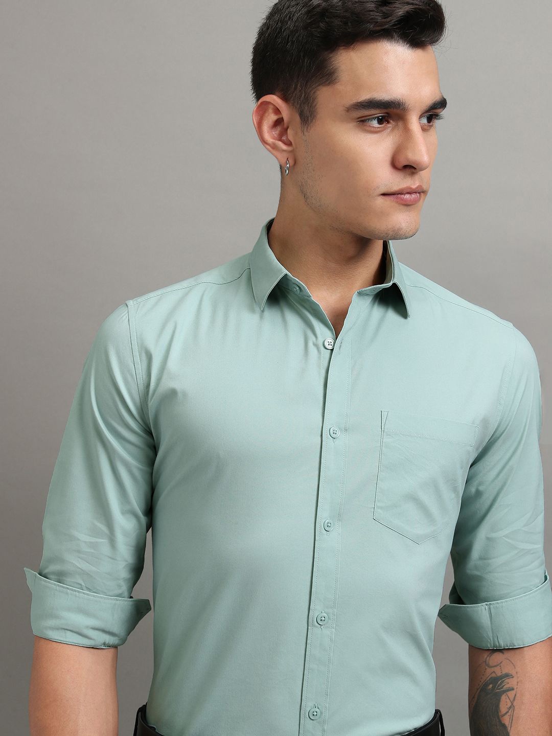 

HIGHLANDER Men Turquiose Solid Formal Shirt, Turquoise blue