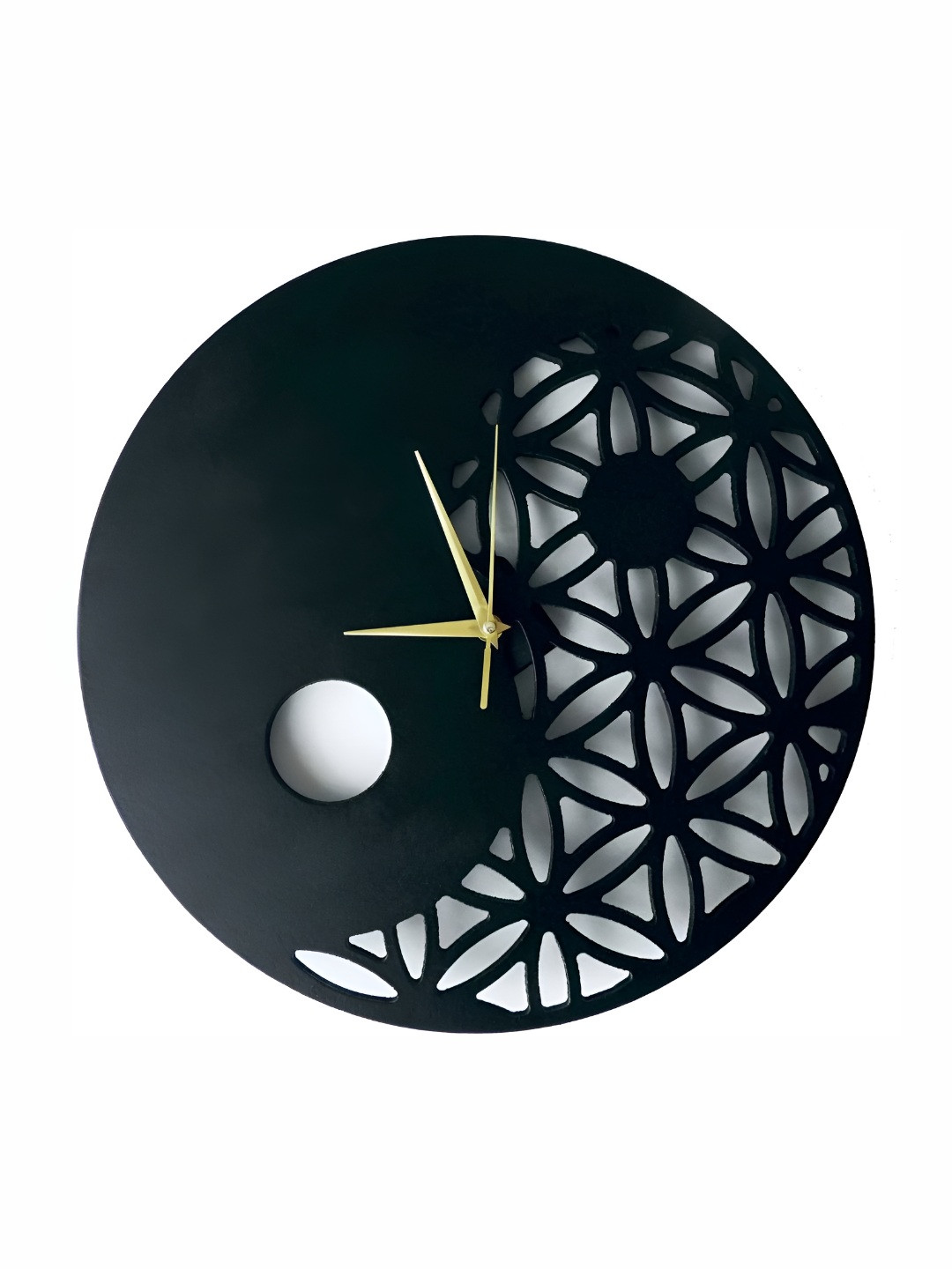 

QEZNEF Black and GoldToned Textured Round Shaped Wooden Analogue Contemporary Wall Clock
