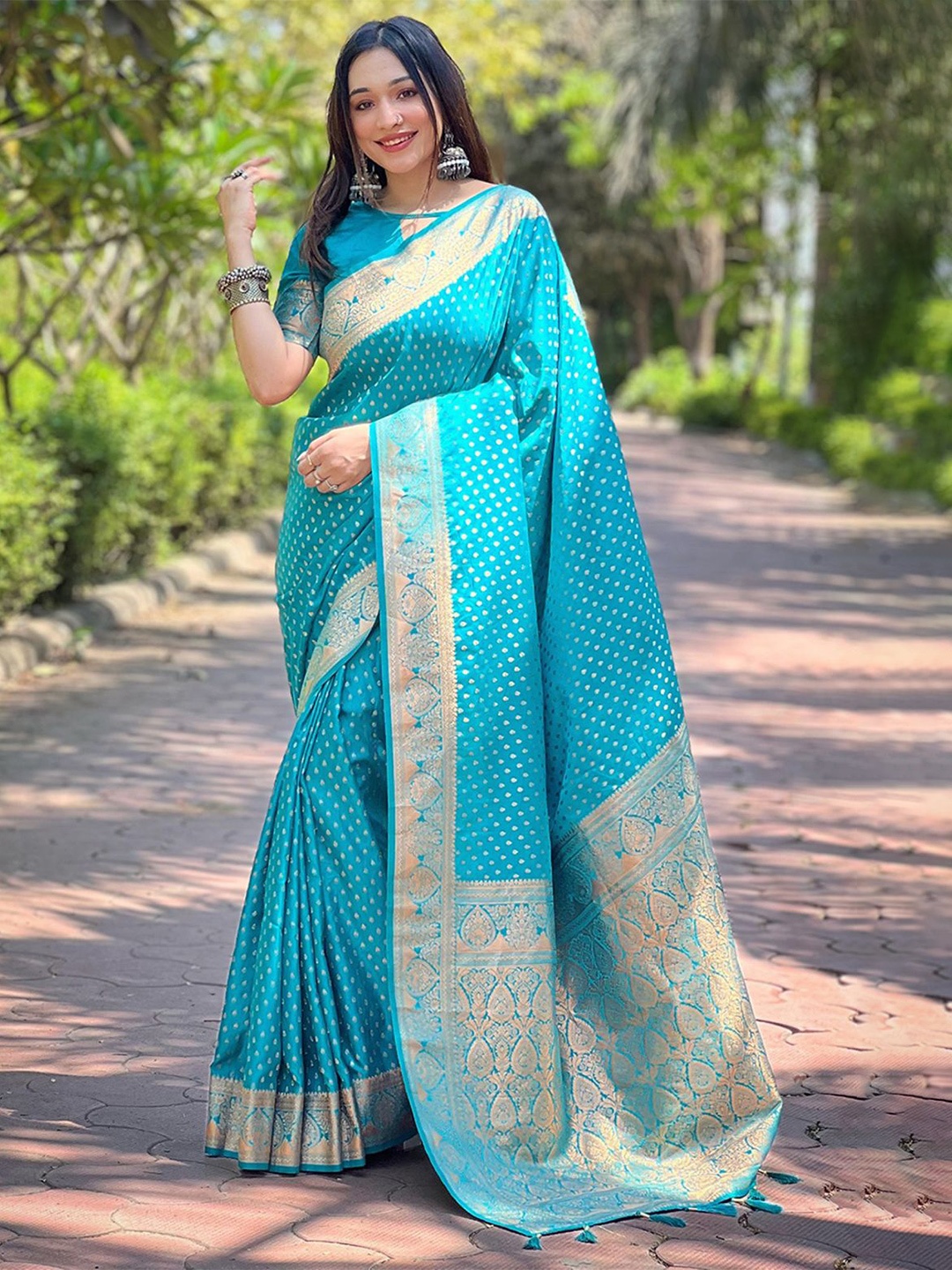 

Panzora Woven Design Zari Banarasi Saree, Blue