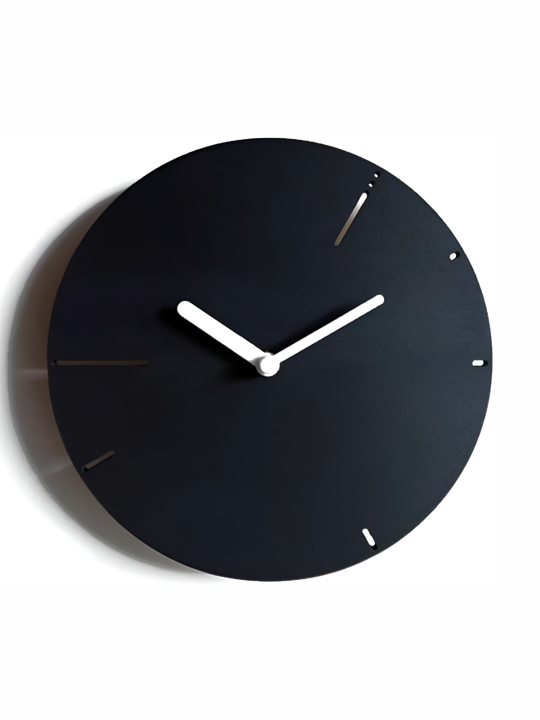 

QEZNEF Black Round Analogue Wooden Wall Clock