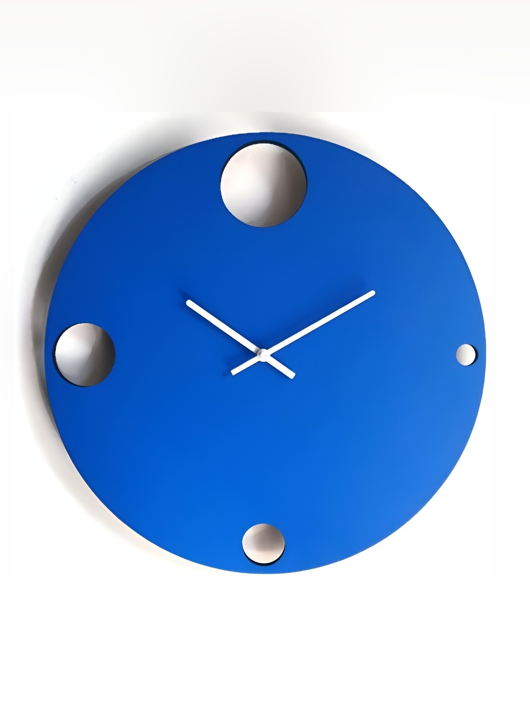 

QEZNEF Blue and White Wooden Analogue Contemporary Wall Clock