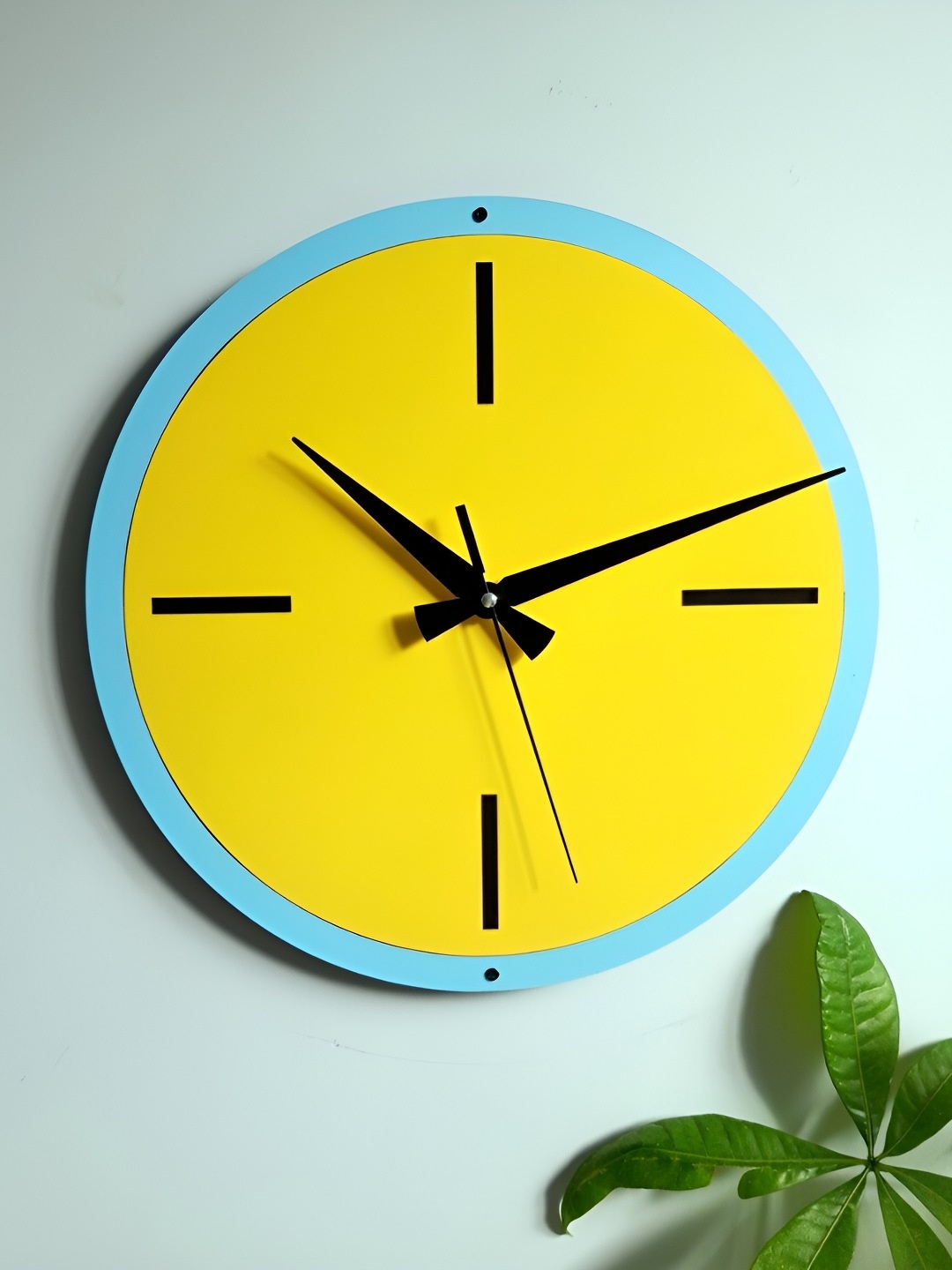 

QEZNEF Blue & Yellow Round Shaped Contemporary Analogue Wooden Wall Clock