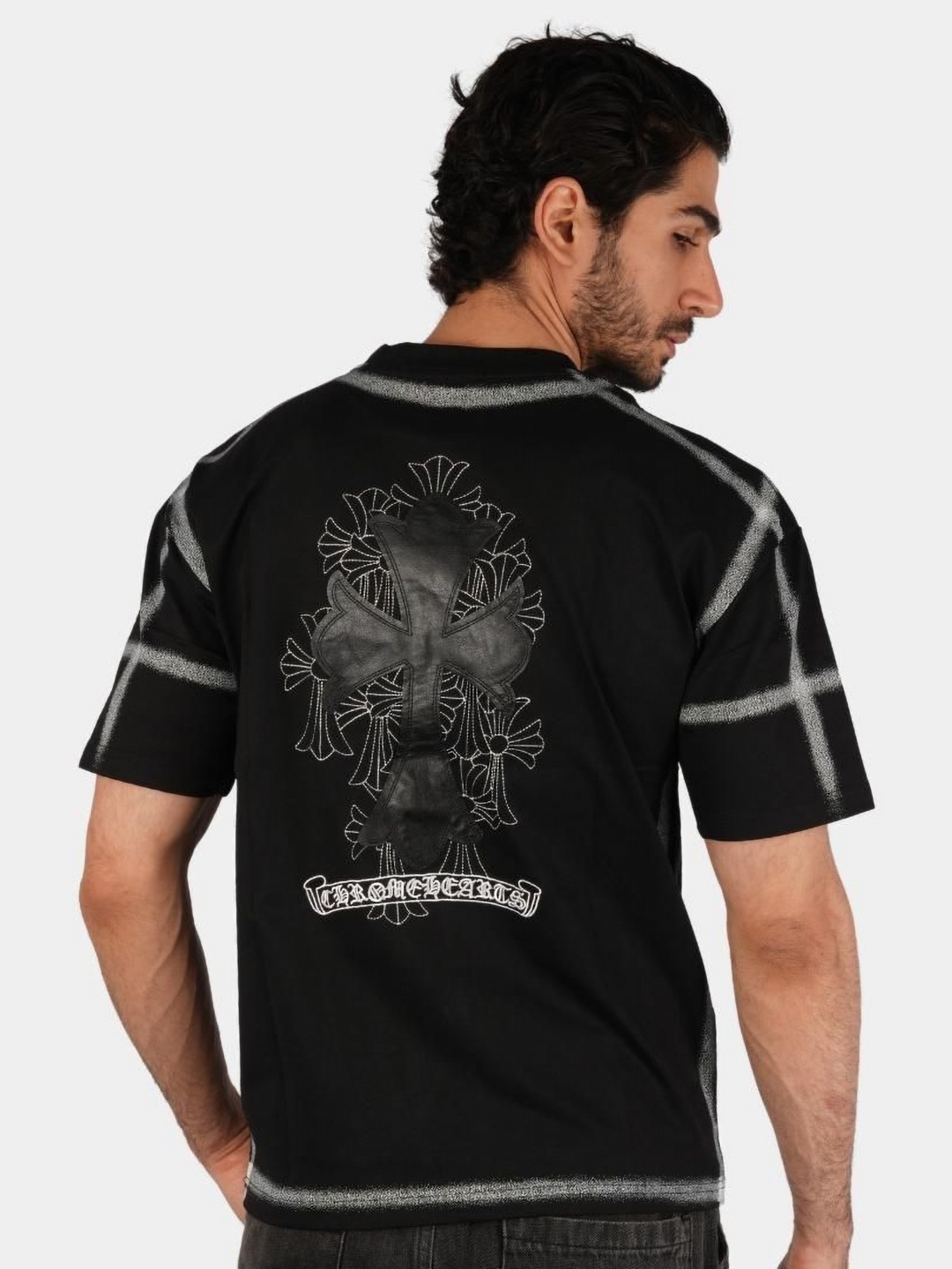 

BOTABOCHI Men Graphic Printed Round Neck Cotton T-shirt, Black