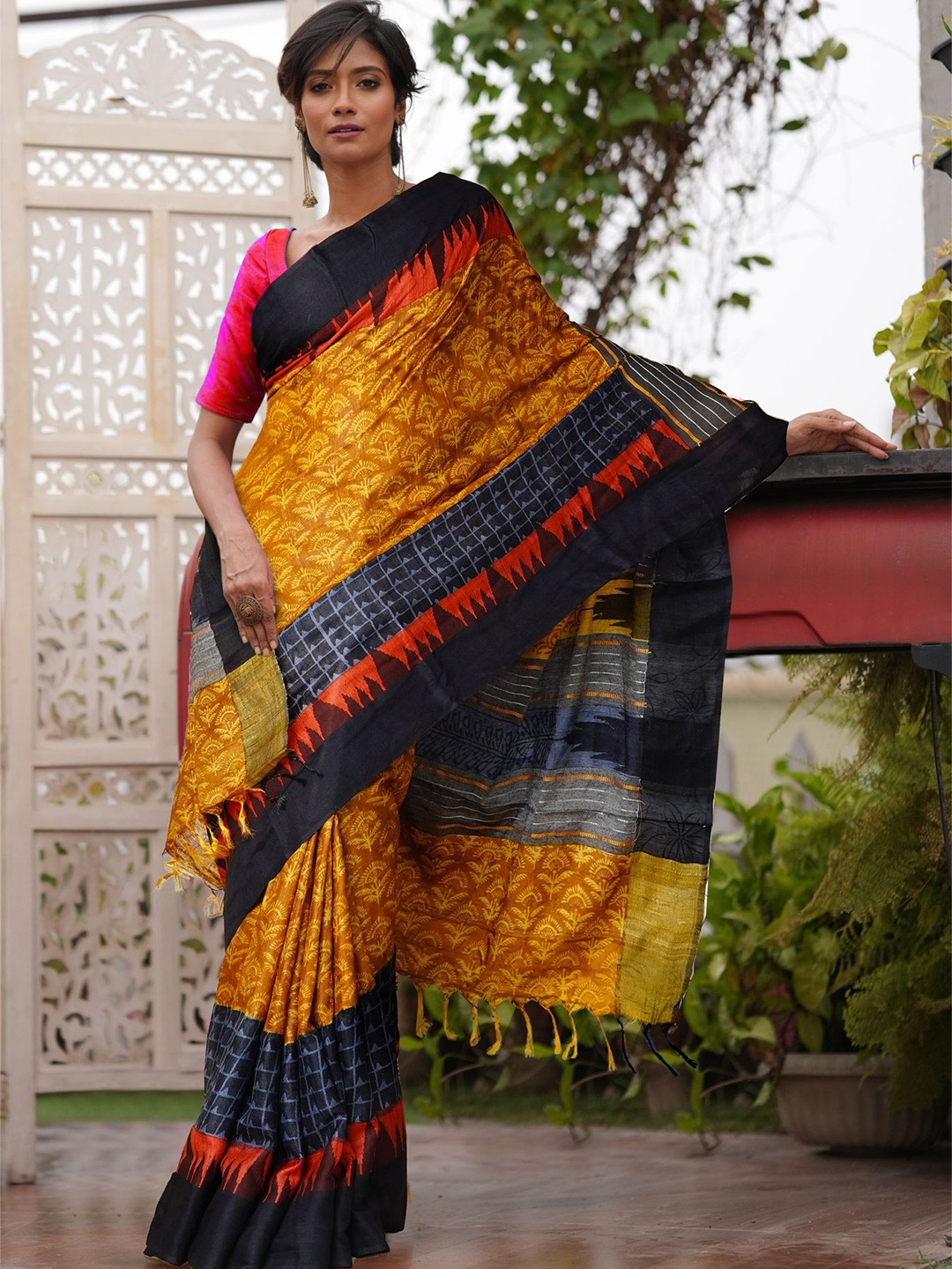 

Unnati Silks Ethnic Motifs Pure Silk Handloom Tussar Saree, Yellow