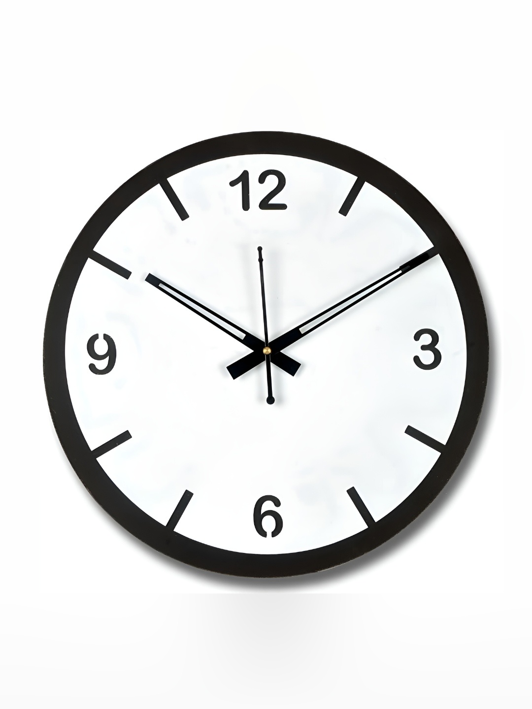 

QEZNEF White & Black Analogue Contemporary Round Shaped Wooden Wall Clock