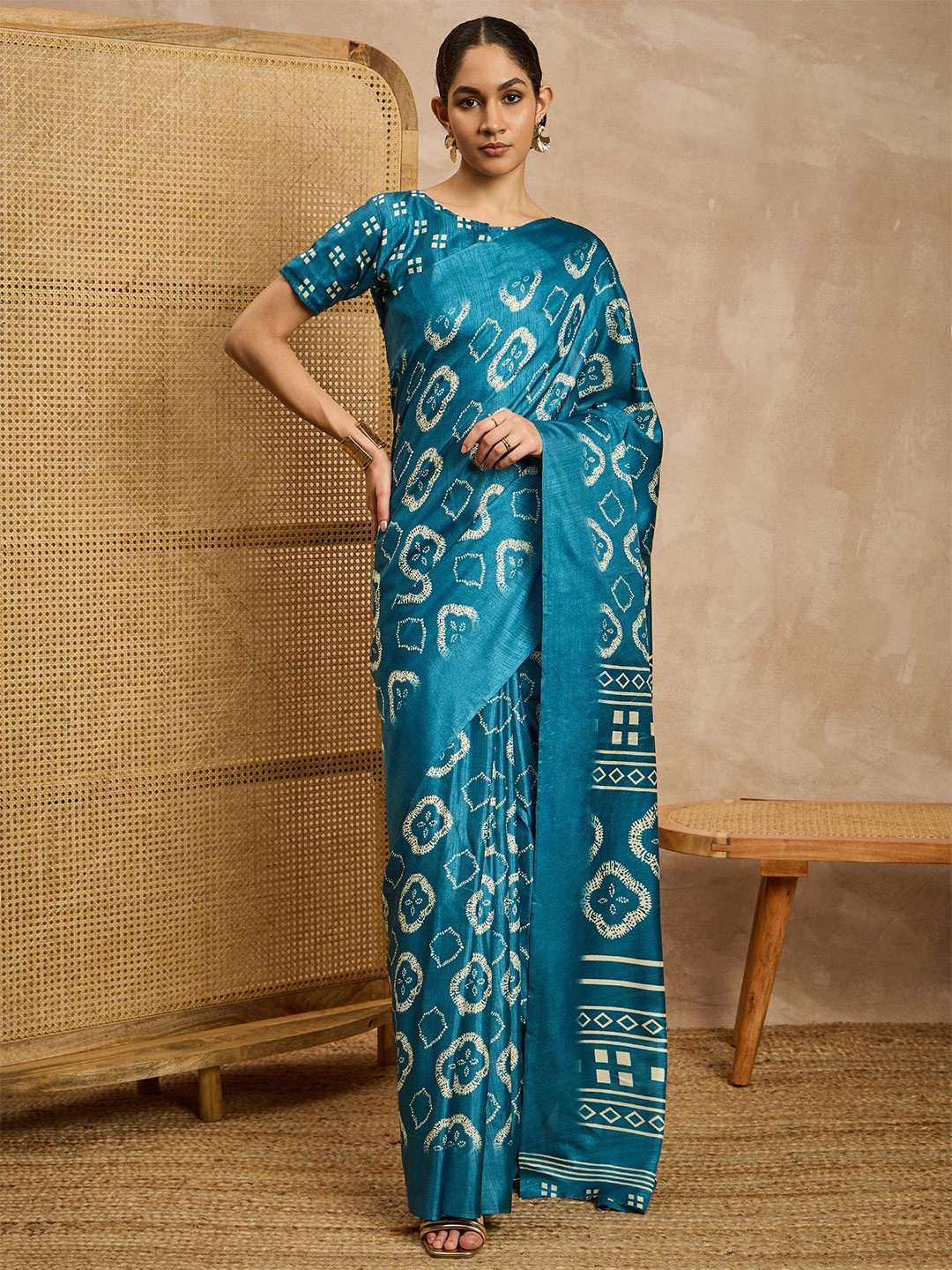 

all about you Bandhani Printed Saree, Blue