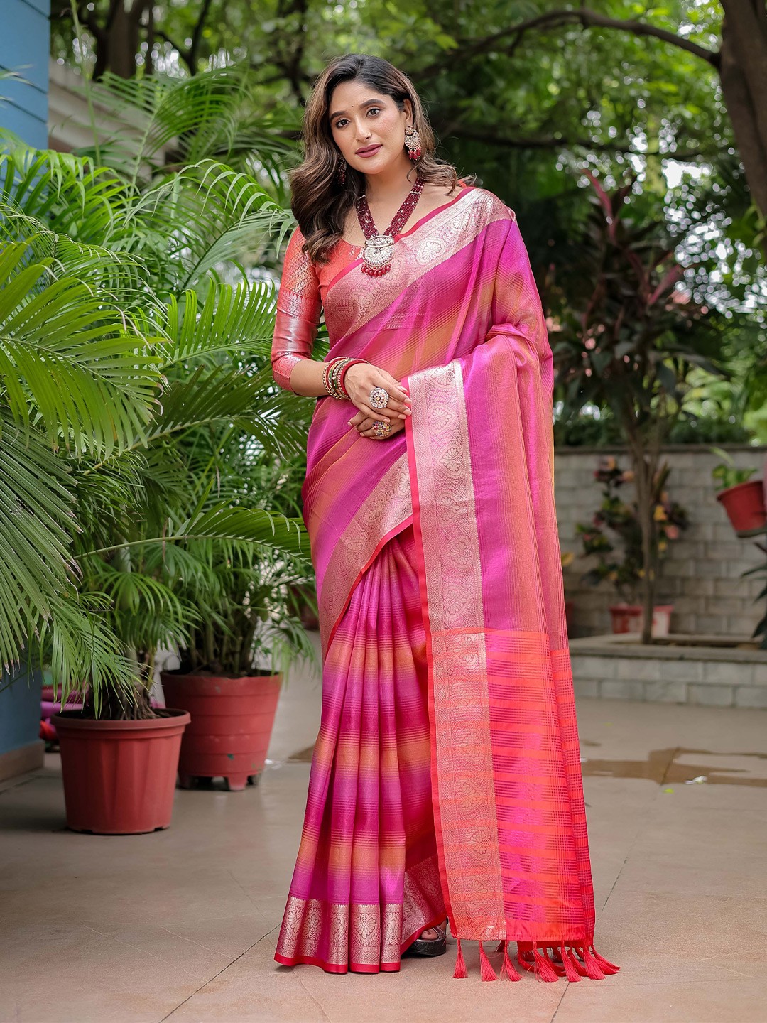 

Mitera Woven Design Zari Kanjeevaram Saree, Magenta