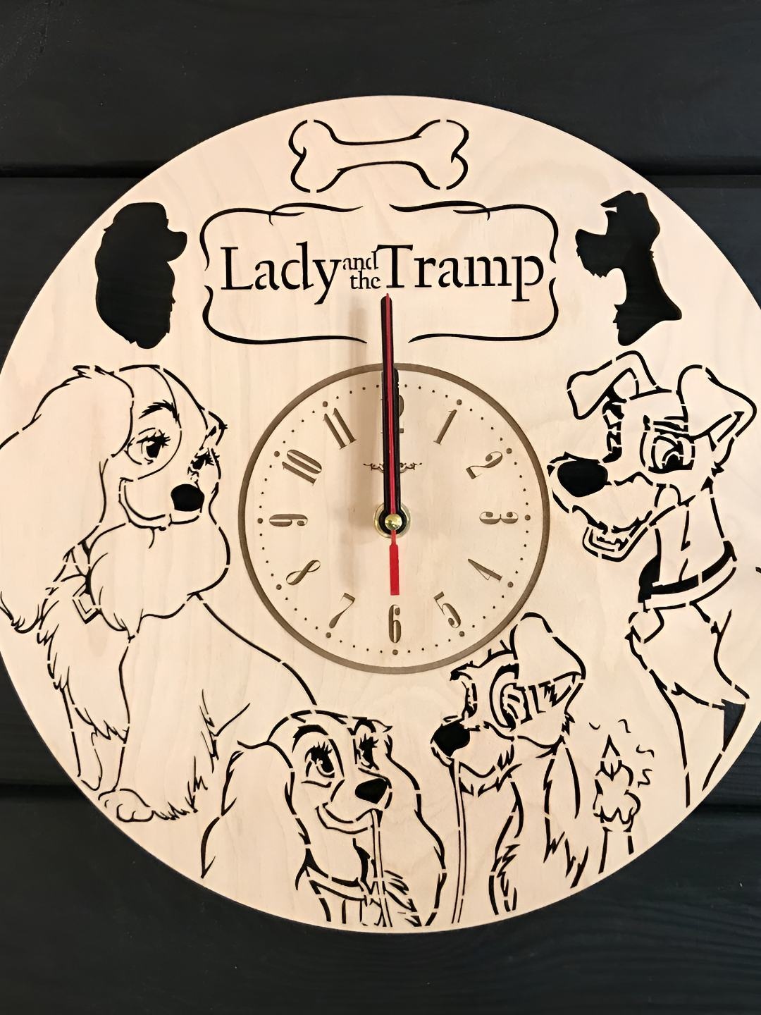 

QEZNEF Beige & Black Dogs Printed Contemporary Round Shaped Wooden Wall Clock