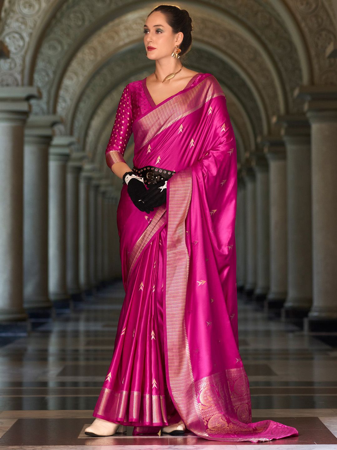 

Anouk Ethnic Motifs Zari Woven Design Banarasi Saree, Pink