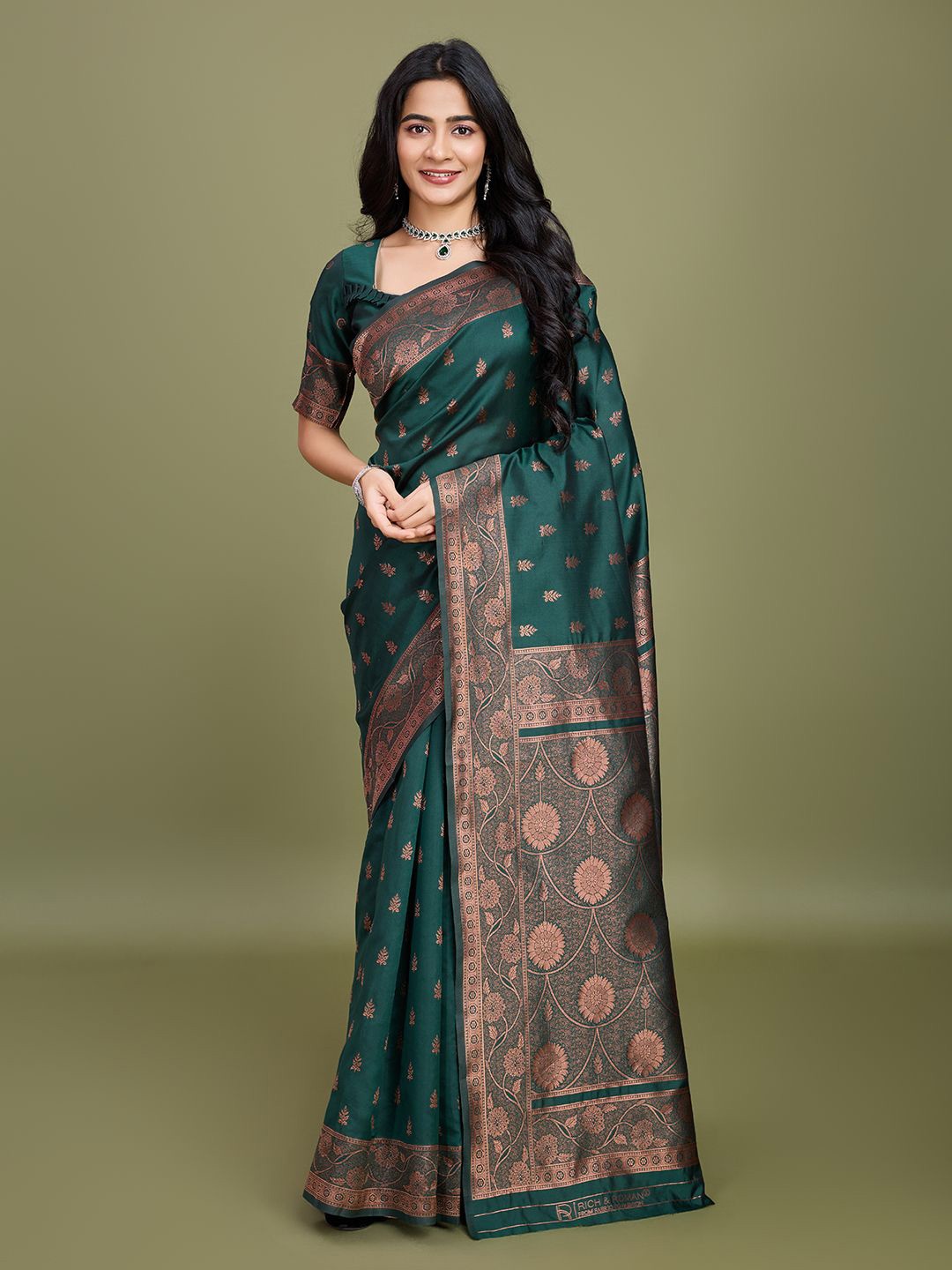 

RICH & ROMAN Woven Design Zari Pure Silk Banarasi Saree and unstitched blouse piece, Green