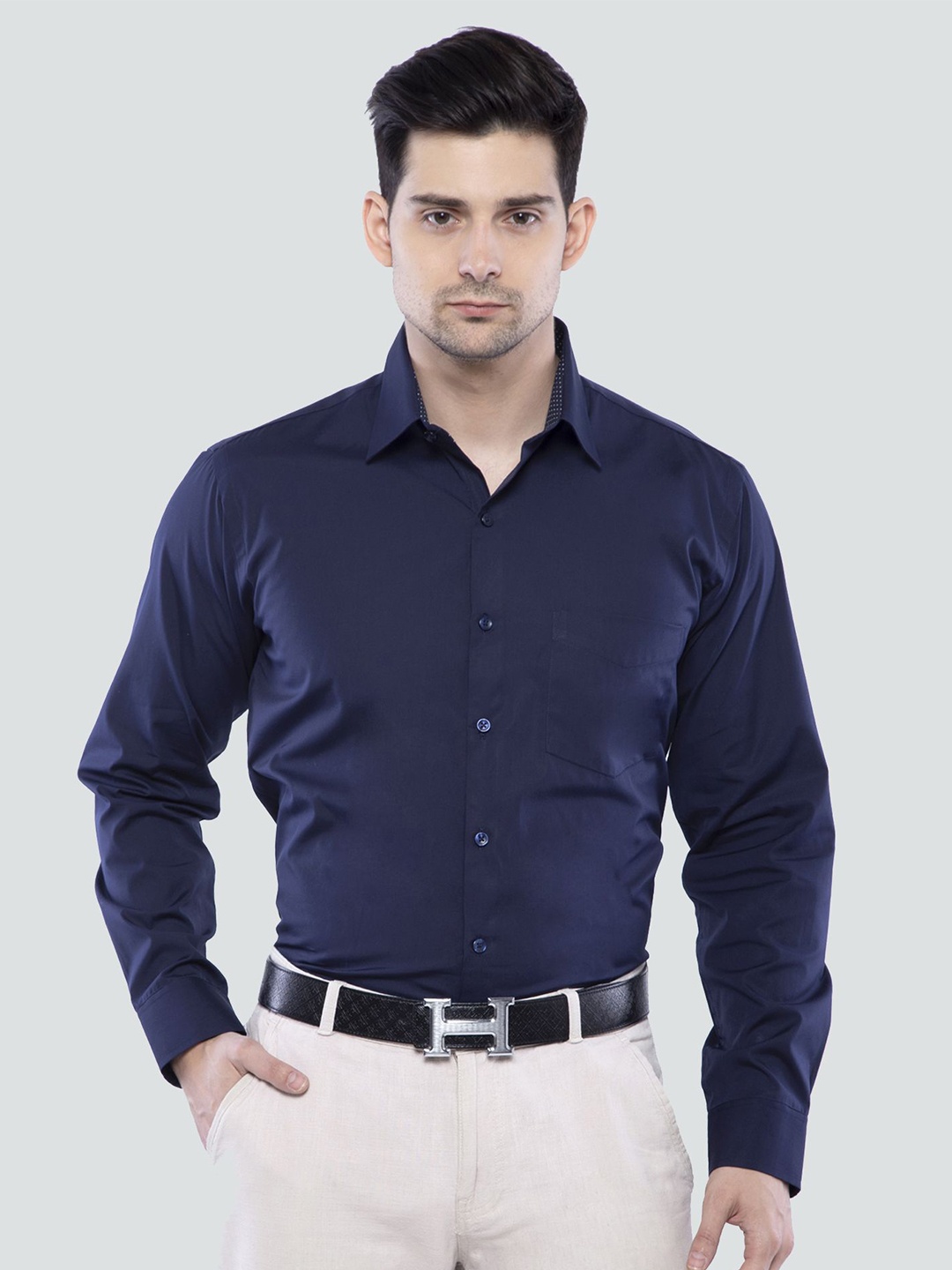 

ASCIIBLUES Men Spread Collar Solid Cotton Casual Shirt, Navy blue