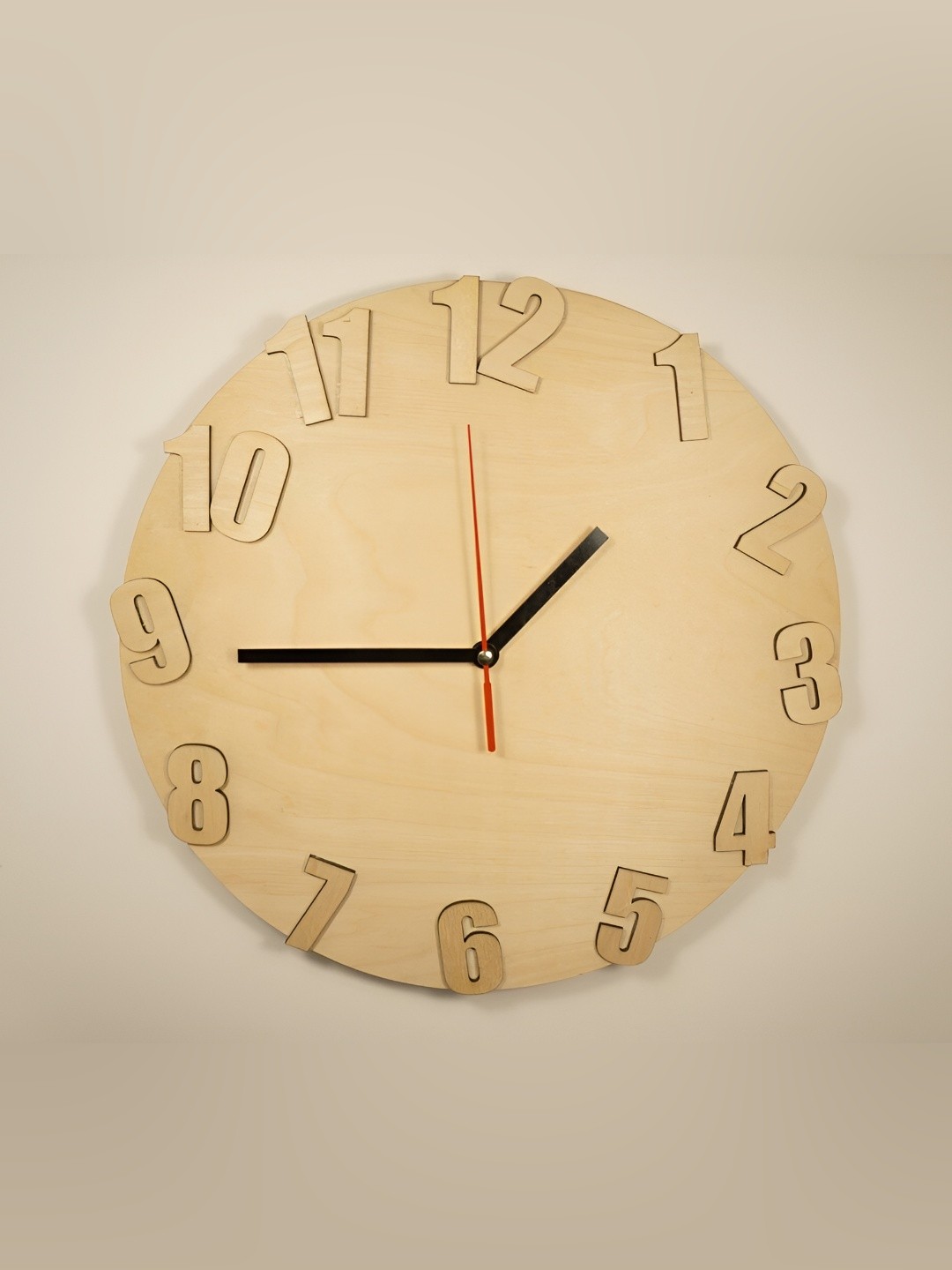 

QEZNEF Beige Round Shaped Contemporary Analogue Wooden Wall Clock