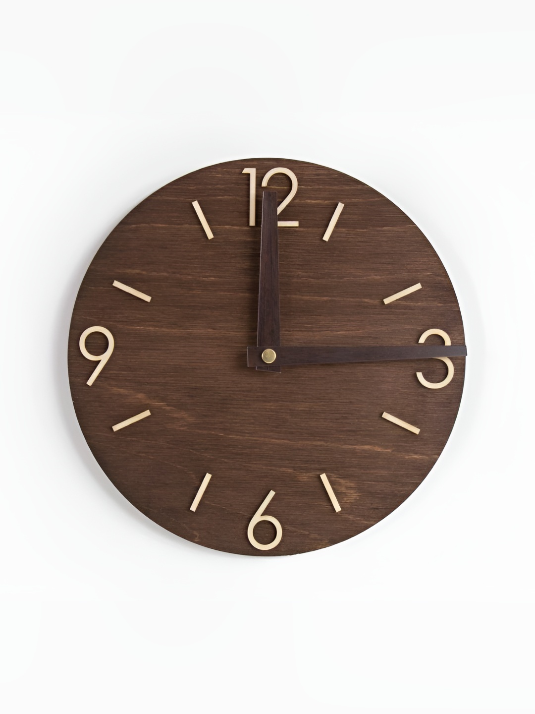 

QEZNEF Brown Round Shaped Contemporary Analogue Wooden Wall Clock