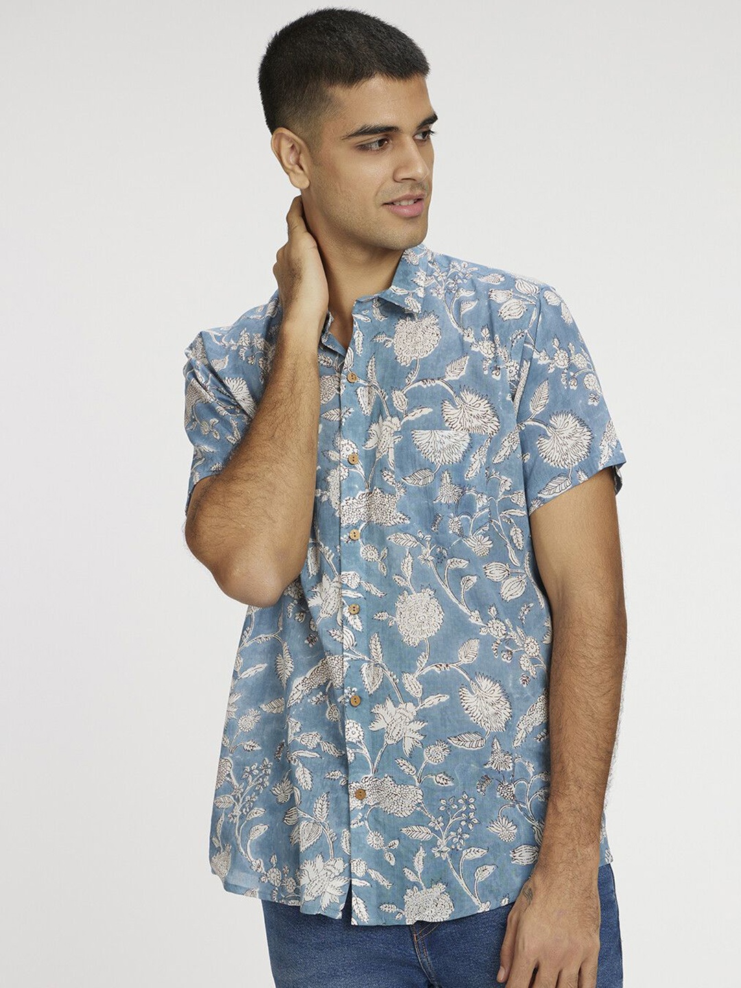 

Patrah Men Spread Collar Floral Printed Cotton Relaxed Fit Casual Shirt, Blue