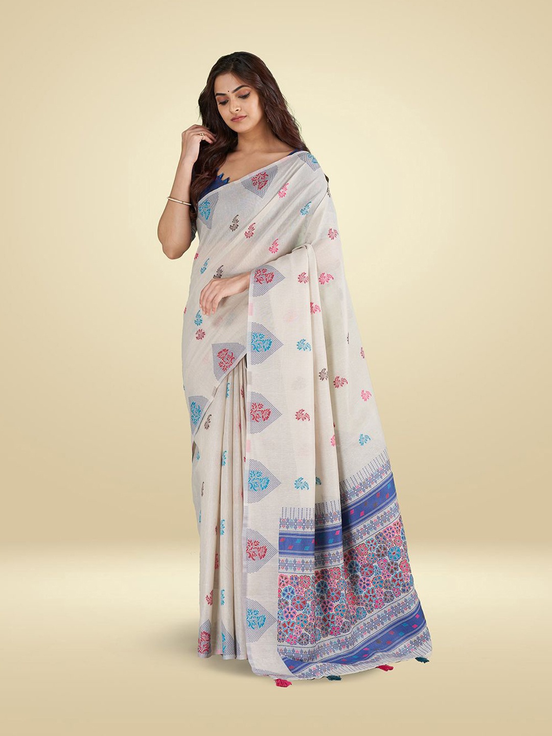 

SARHA Floral Pure Cotton Saree, White