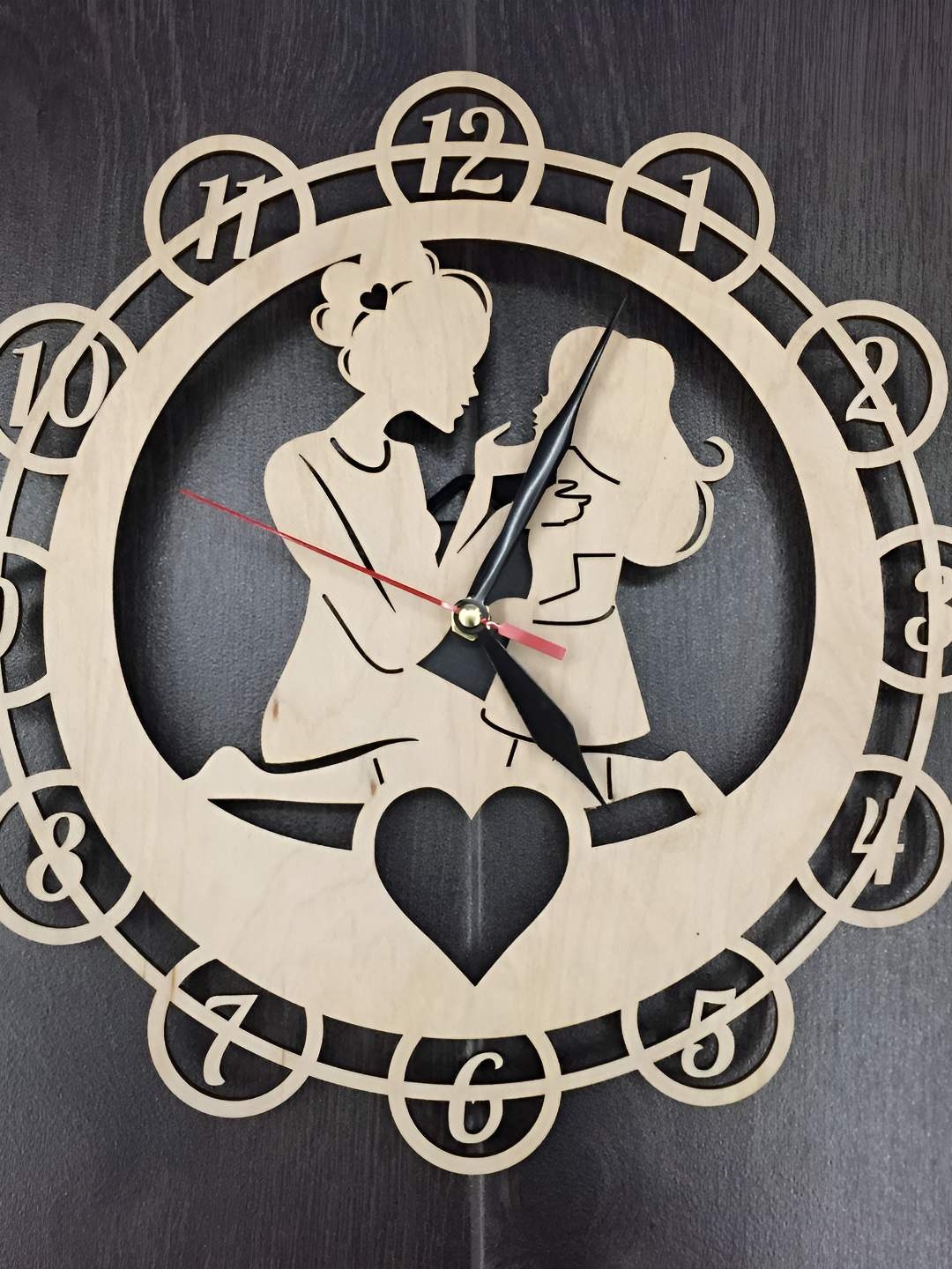 

QEZNEF Beige Round Shaped Contemporary Analogue Wooden Wall Clock