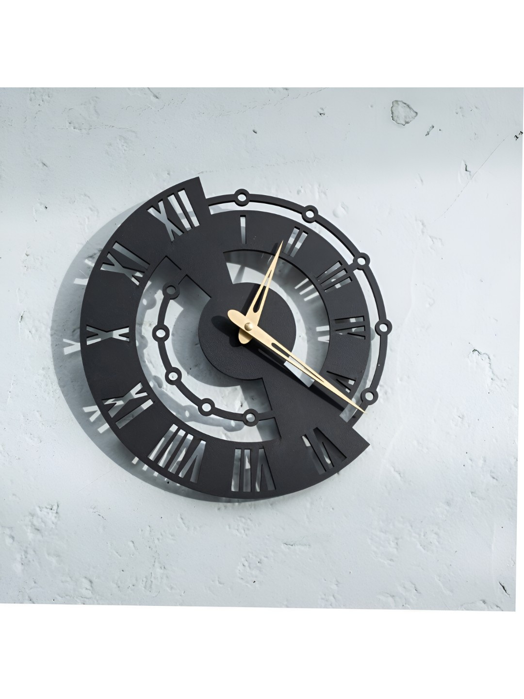 

QEZNEF Black Textured Round Analogue Wooden Wall Clock Without Glass