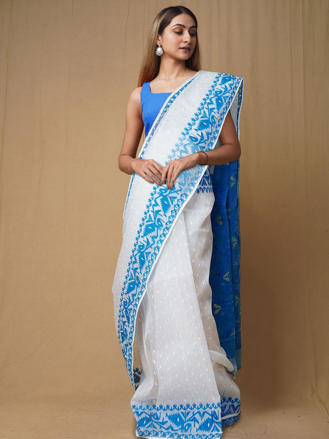 

Unnati Silks Woven Design Pure Cotton Handloom Jamdani Saree, White
