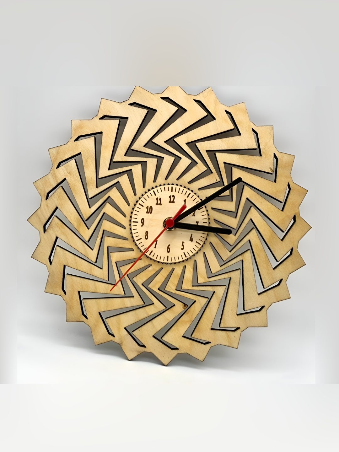 

QEZNEF Beige Round Shaped Textured Contemporary Analogue Wooden Wall Clock