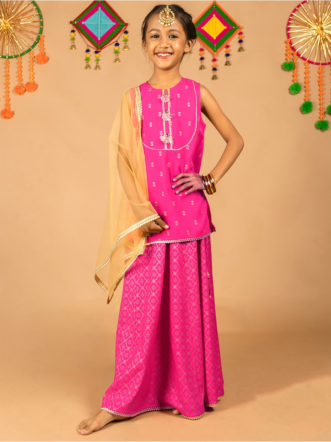 

HERE&NOW Girls Printed Ready to Wear Lehenga & Blouse With Dupatta, Pink