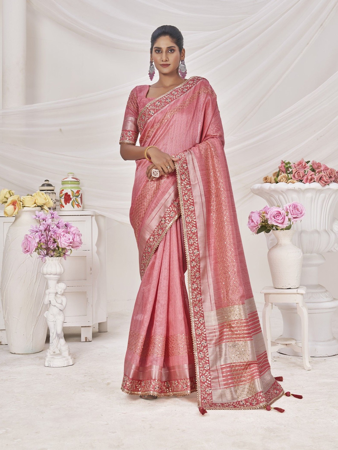 

Panzora Embellished Embroidered Saree, Pink