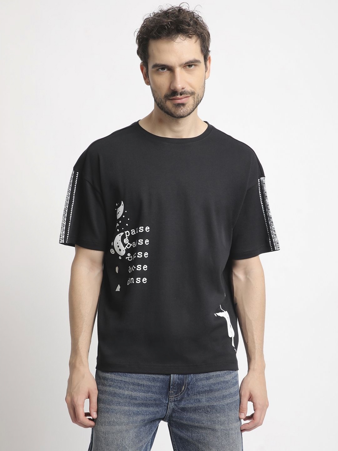 

Bene Kleed Men Graphic Printed Round Neck Cotton Oversized T-shirt, Black