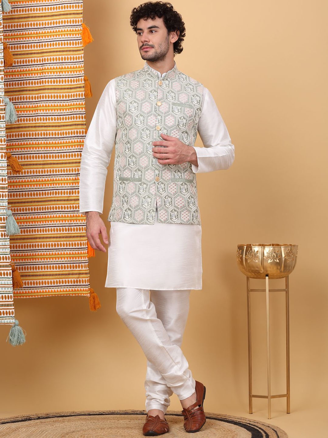 

KRAFT INDIA LUXE Mandarin Collar Straight Kurta with Churidar & Embroidered Nehru Jacket, Cream