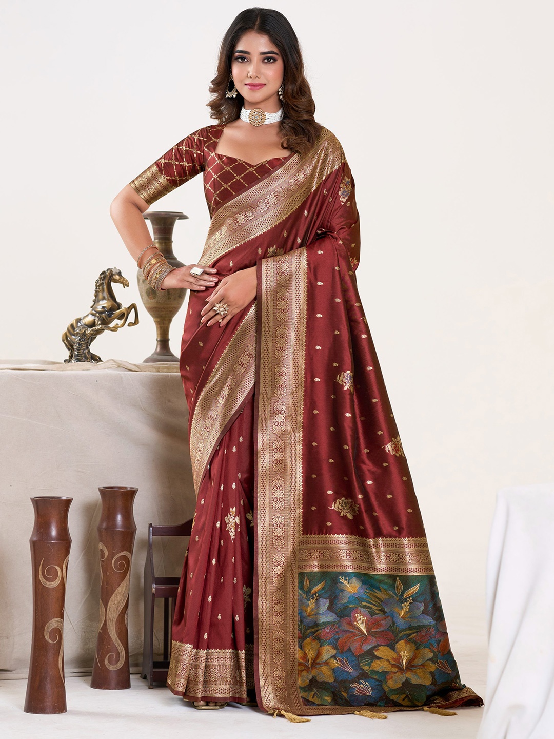 

KAYOMMI Floral Zari Pure Silk Banarasi Saree, Maroon