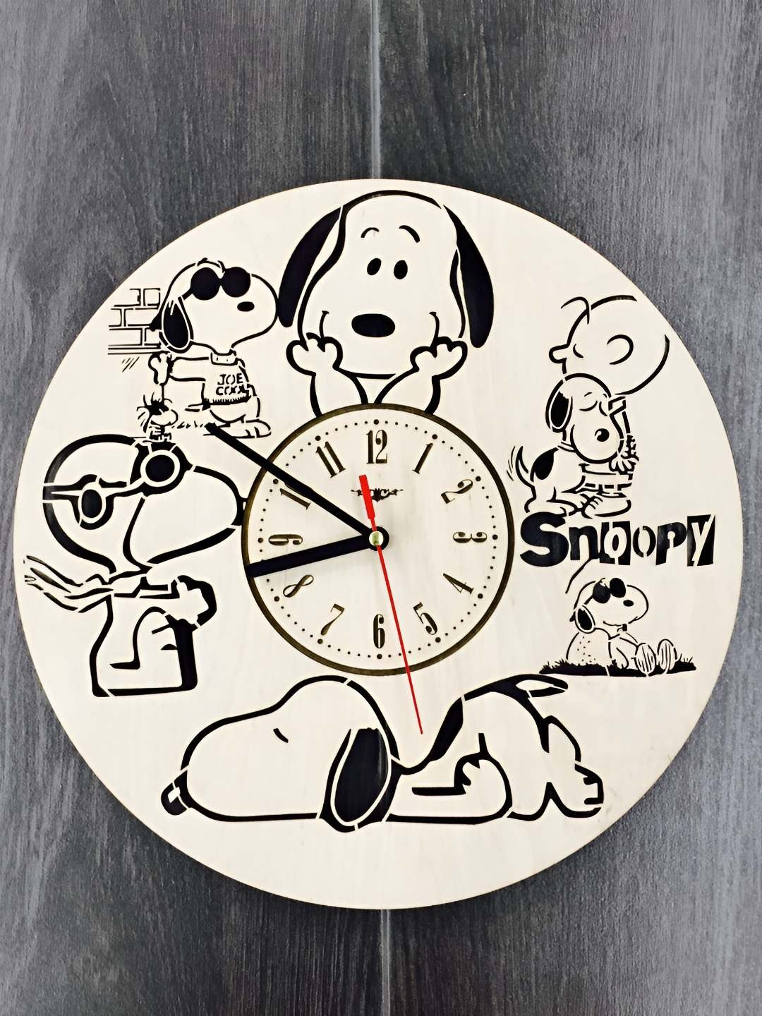 

QEZNEF Beige Textured Round Contemporary Analogue Wooden Wall Clock Without Glass