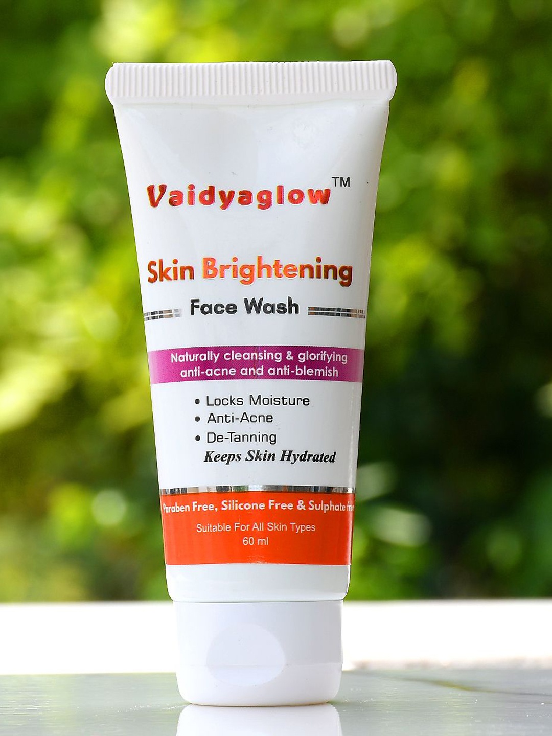 

Vaidyaglow Anti-Acne Skin Brightening Face Wash- 60ml, White