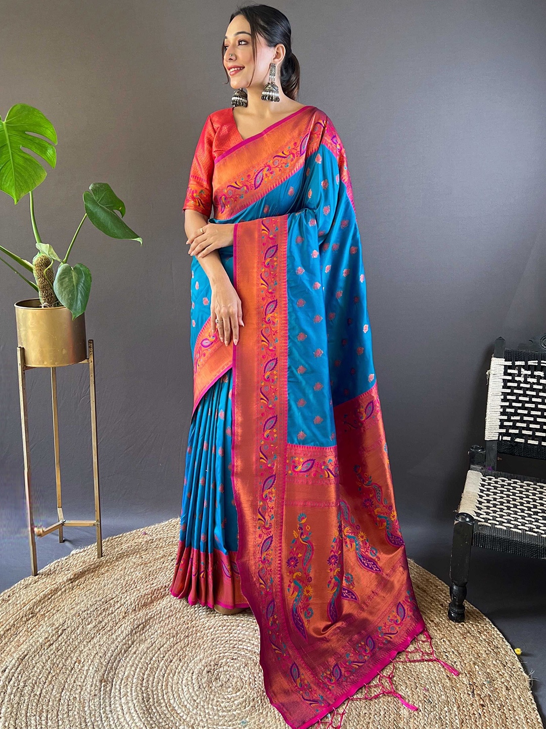 

Panzora Woven Design Zari Silk Blend Paithani Saree, Blue