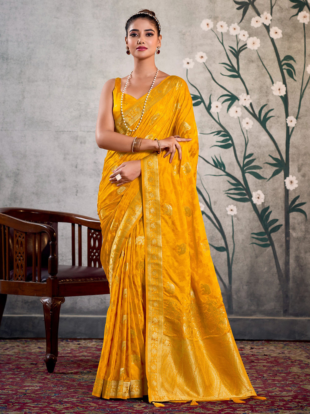 

KAYOMMI Woven Design Zari Satin Saree, Yellow