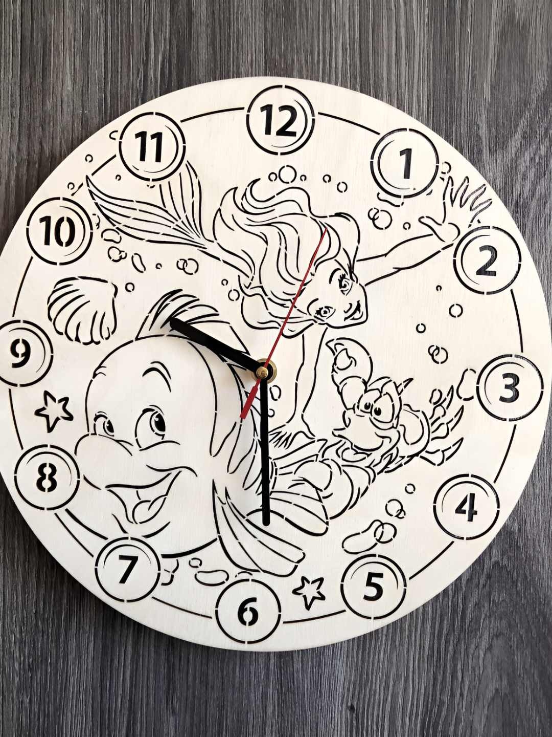 

QEZNEF Beige Printed Round Shaped Wooden Contemporary Wall Clock