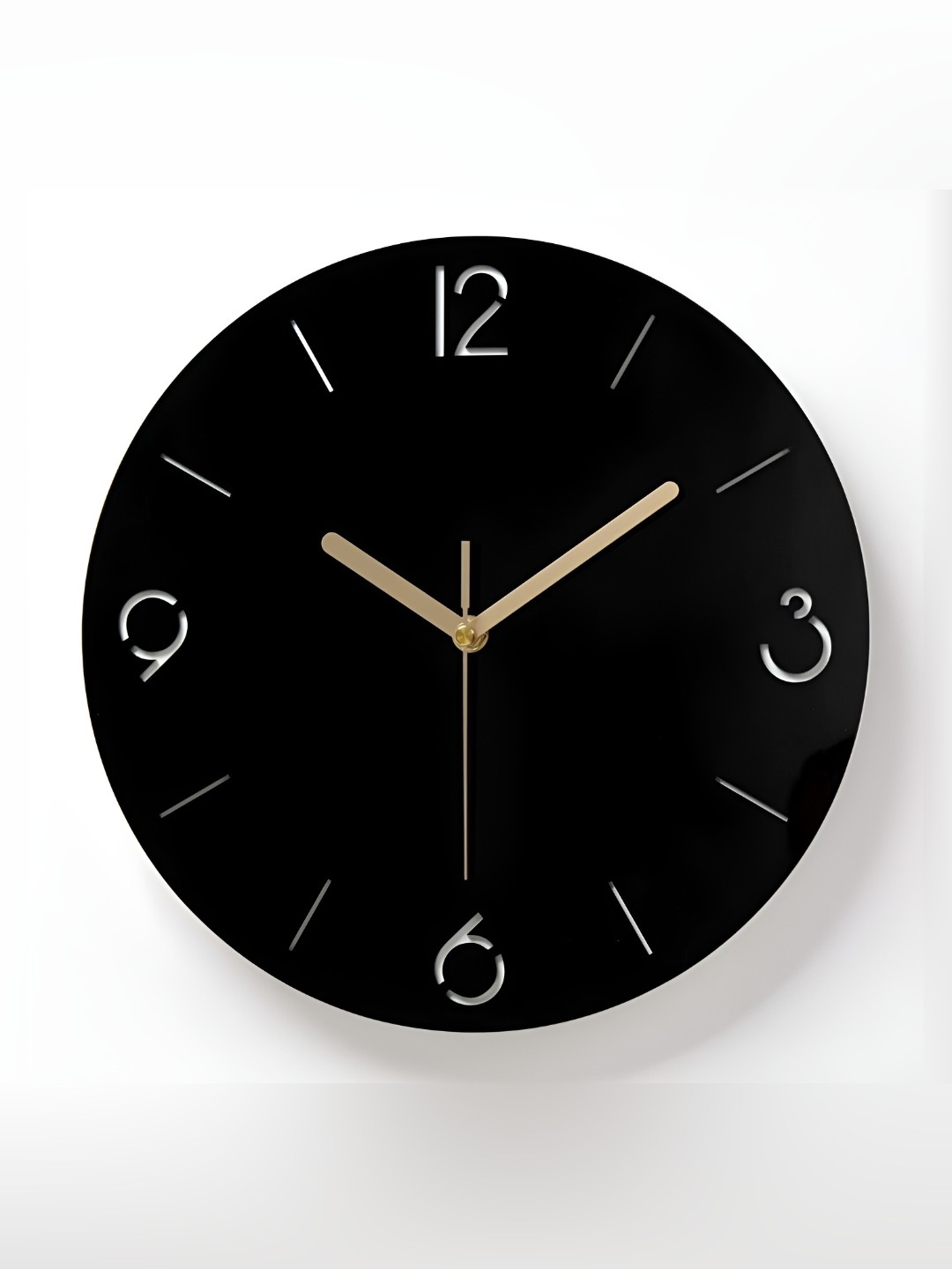 

QEZNEF Black and GoldToned Printed Round Shaped Wooden Analogue Contemporary Wall Clock