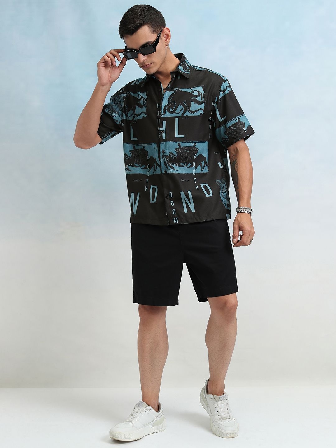 

HIGHLANDER Men muicolor Popcorn Textured Printed Oversized Shirt, Black