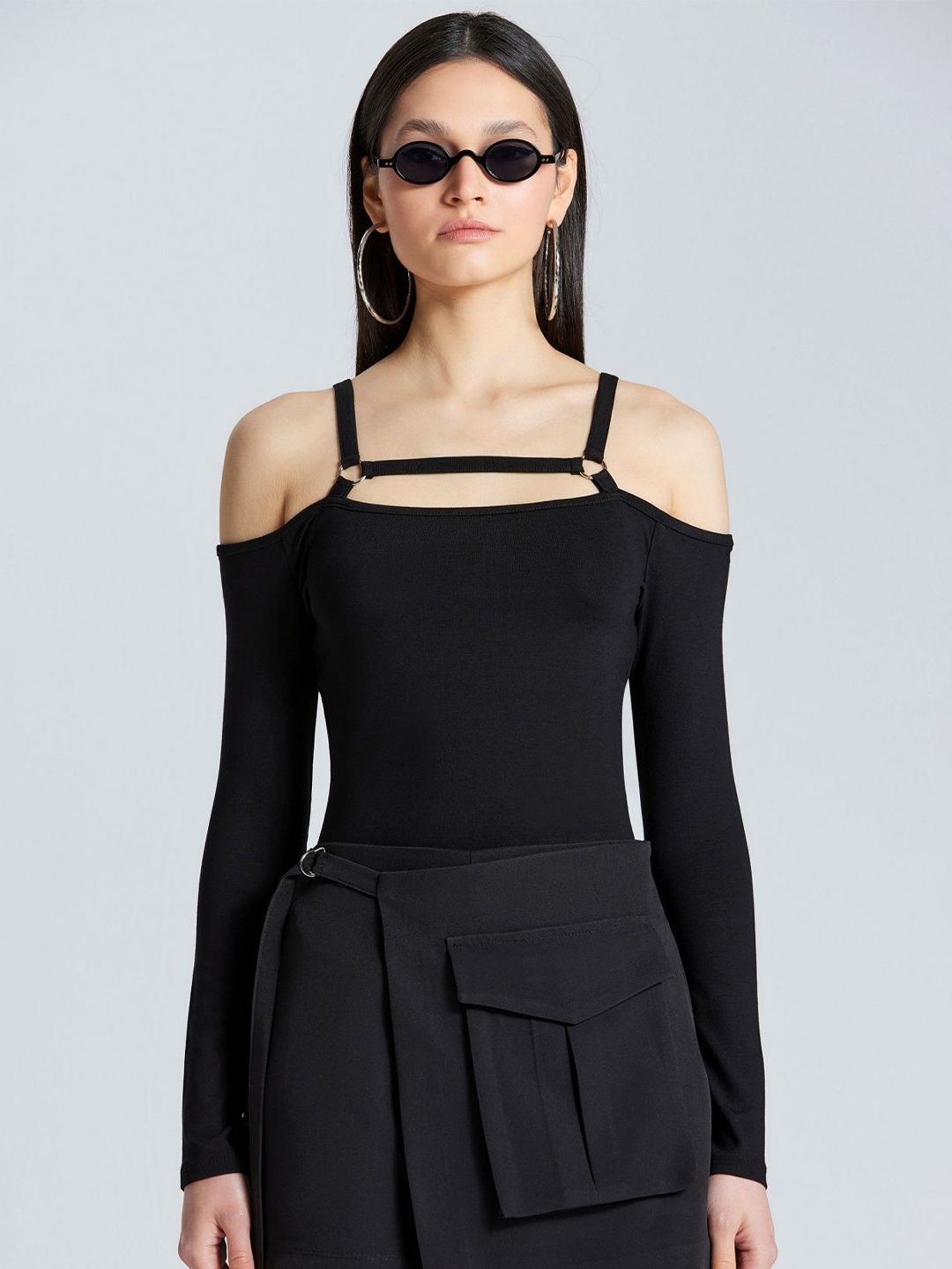 

ZOMODA Women Solid Shoulder Straps Top, Black