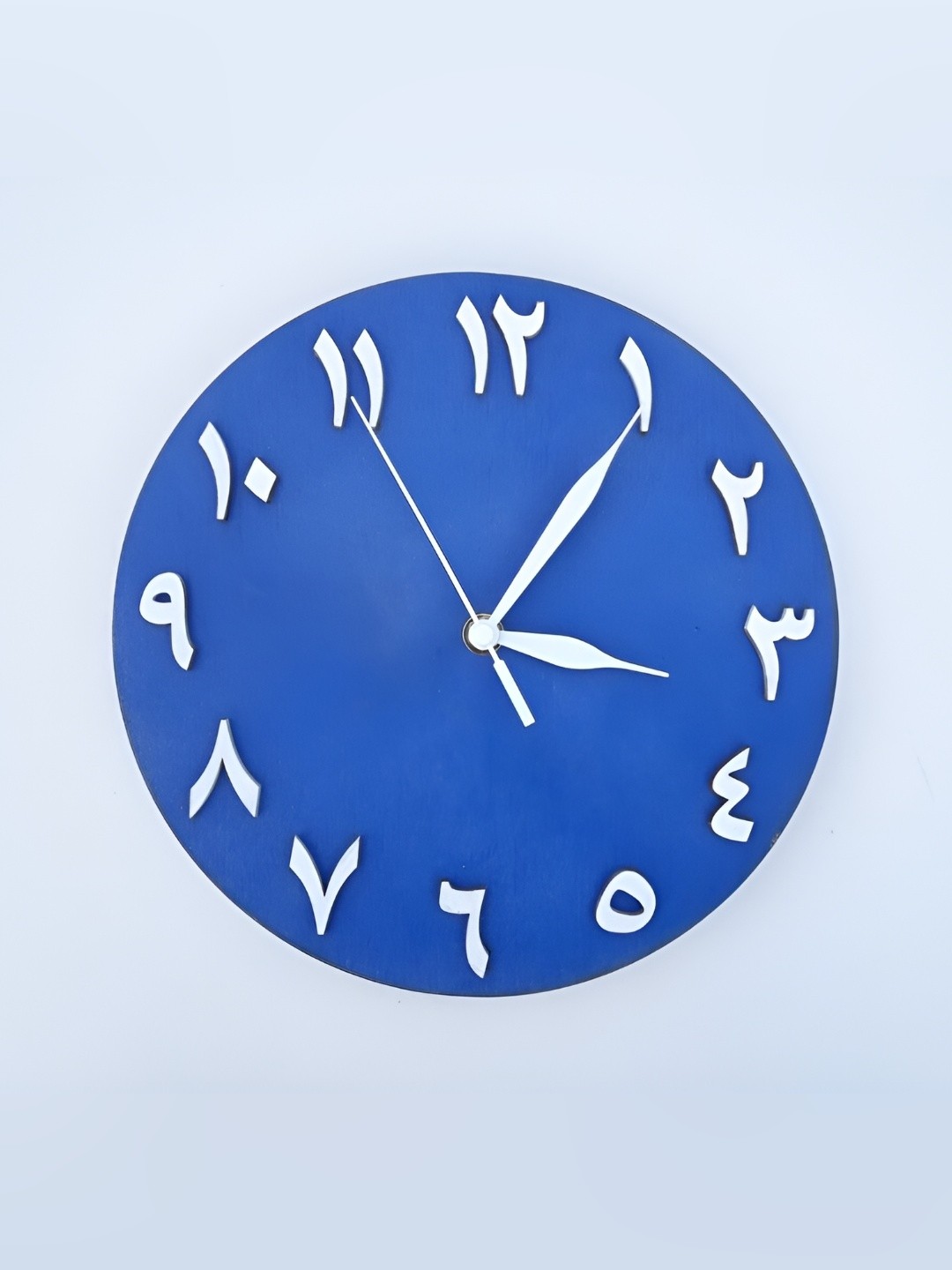 

QEZNEF Blue & White Round Shaped Analogue Wooden Wall Clock