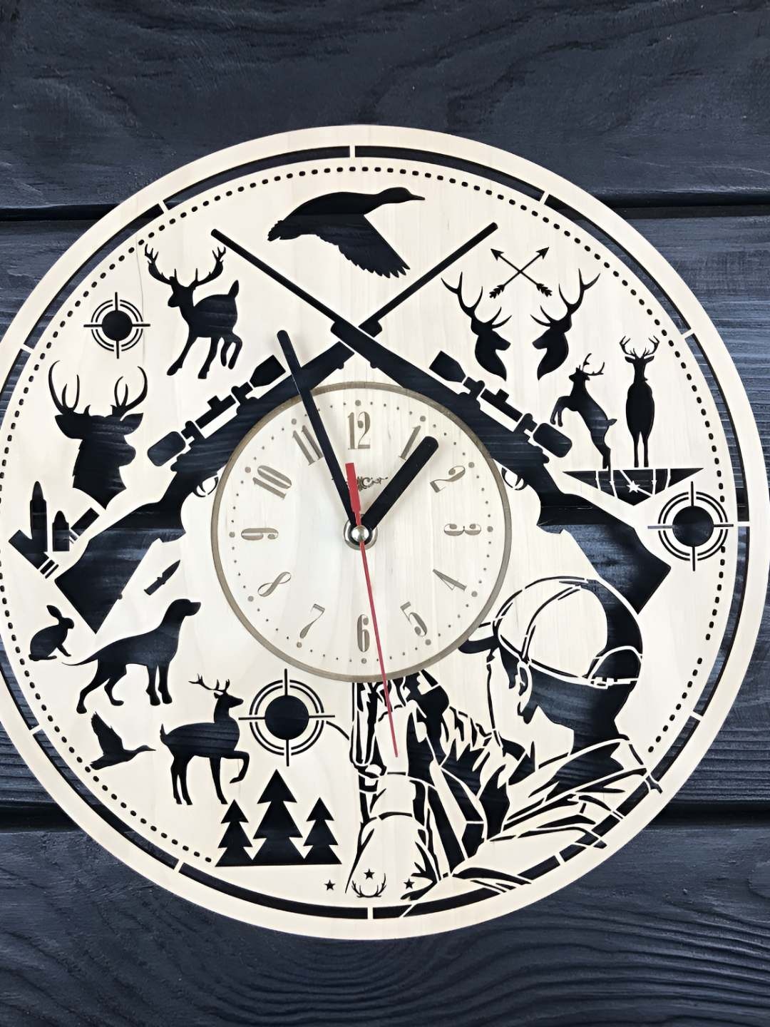 

QEZNEF Beige and Black Wooden Textured Analogue Contemporary Wall Clock