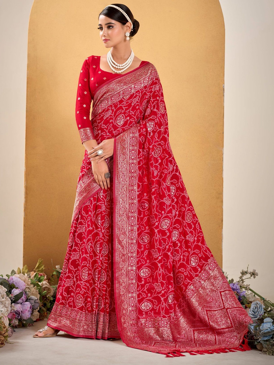 

KAYOMMI Bandhani Printed Zari Pure Crepe Saree, Red
