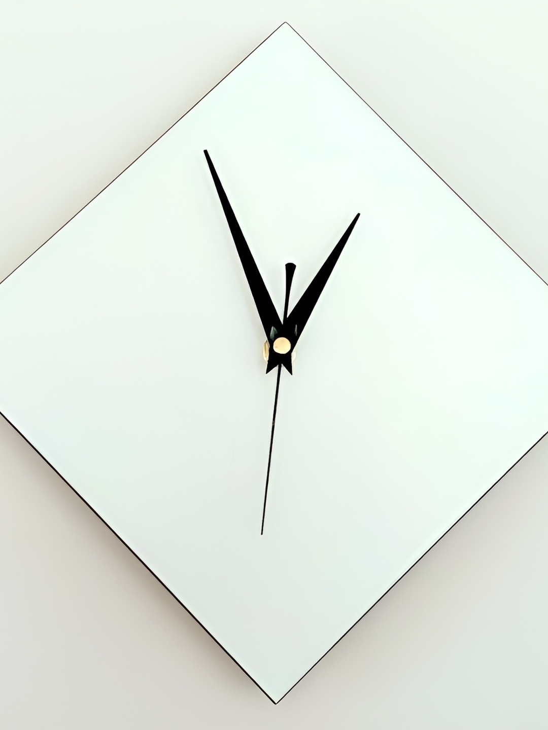 

QEZNEF White and Black Wooden Contemporary Analogue Wall Clock