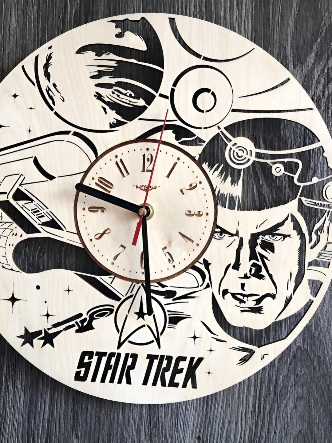 

QEZNEF Beige & Black Star Trek Analogue Contemporary Round Shaped Wooden Wall Clock